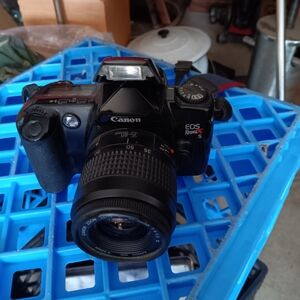 Canon Black Digital Camera with Versatile Lens